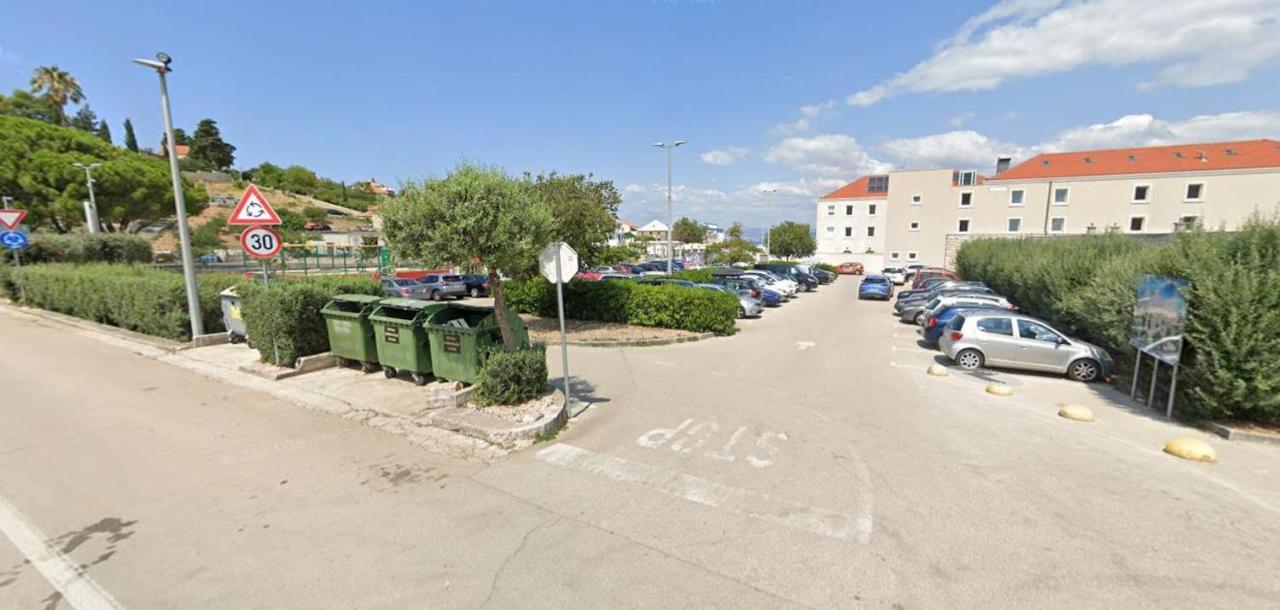 Apartments Jaksic Postira Bagian luar foto