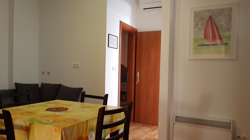 Apartments Jaksic Postira Bagian luar foto