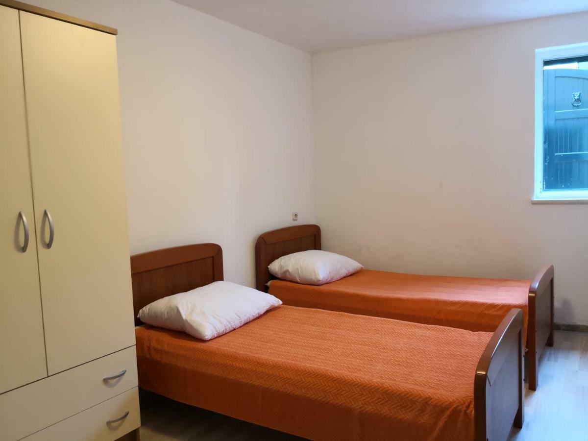 Apartments Jaksic Postira Bagian luar foto