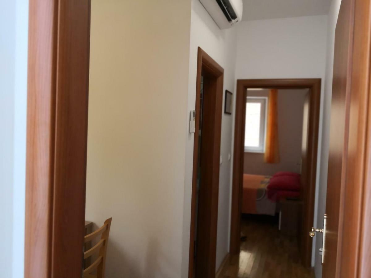 Apartments Jaksic Postira Bagian luar foto