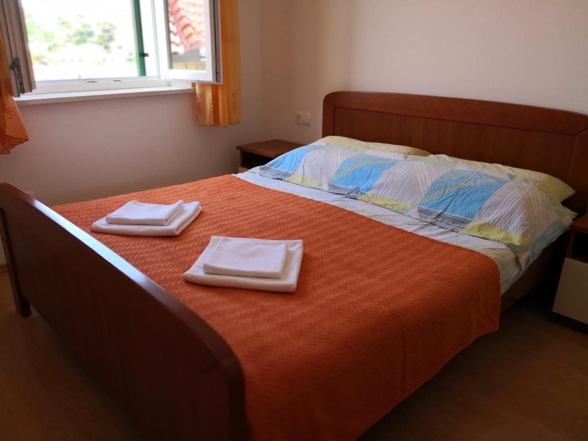 Apartments Jaksic Postira Bagian luar foto