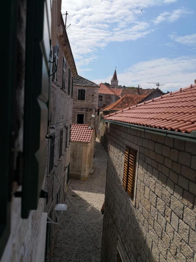 Apartments Jaksic Postira Bagian luar foto